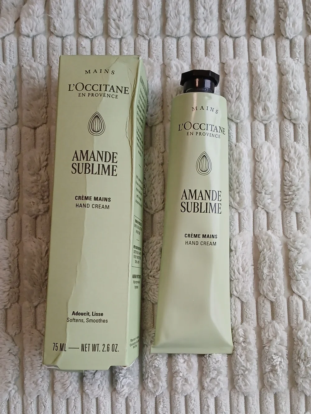 Mains L'Occitane Almond-Delicious-Hands-French Hand Cream